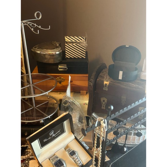 Over 4000 Pieces Costume Jewelry And Branded Jewelry - Picture 9 of 16